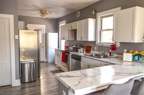 3326 Park 16th St, Moline, IL 61265 photo 9