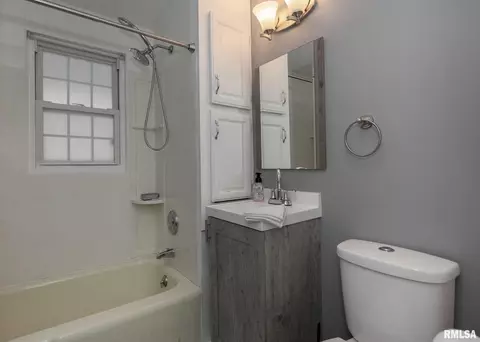 3326 Park 16th St, Moline, IL 61265 photo 17