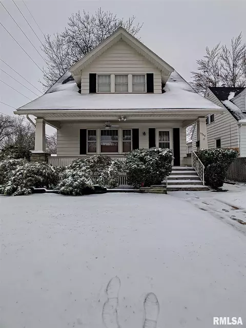 2549 5th St, Moline, IL 61265 photo 1