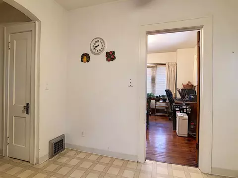 2549 5th St, Moline, IL 61265 photo 9