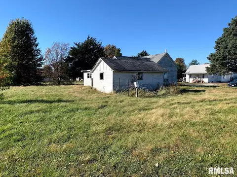 324 E Olive St, Virden, IL 62960 photo 13