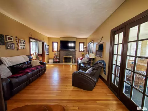 1418 25th St, Moline, IL 61265 photo 4