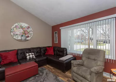 108 3rd Ave, Hampton, IL 61256 photo 5