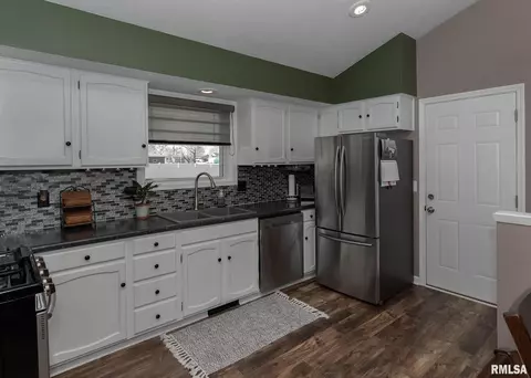 108 3rd Ave, Hampton, IL 61256 photo 6
