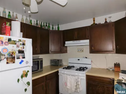 629 15th St, Silvis, IL 61282 photo 7