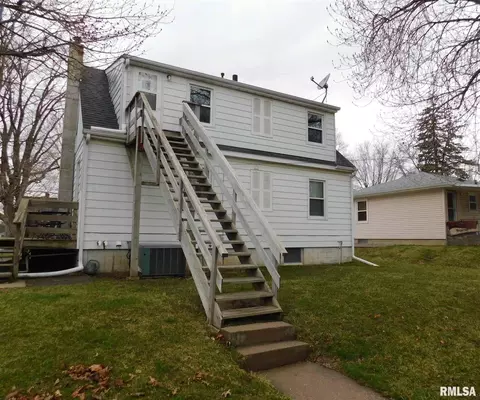 629 15th St, Silvis, IL 61282 photo 2