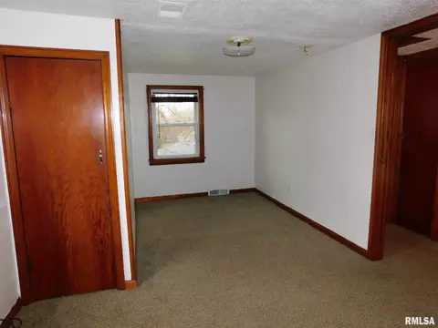 629 15th St, Silvis, IL 61282 photo 11