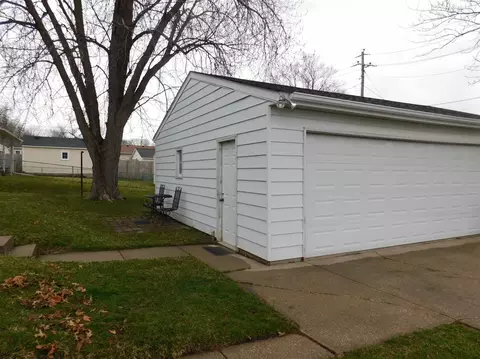 629 15th St, Silvis, IL 61282 photo 25