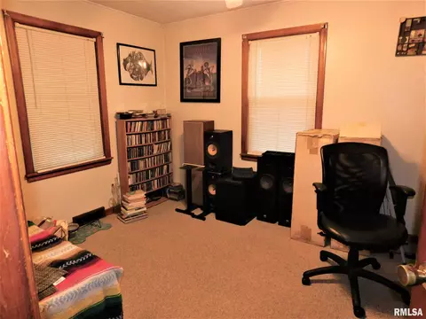 629 15th St, Silvis, IL 61282 photo 5