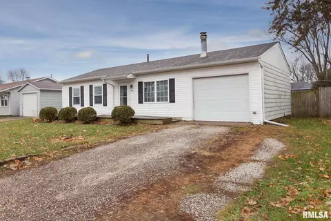 830 E 3rd Ave, Milan, IL 61264 photo 1