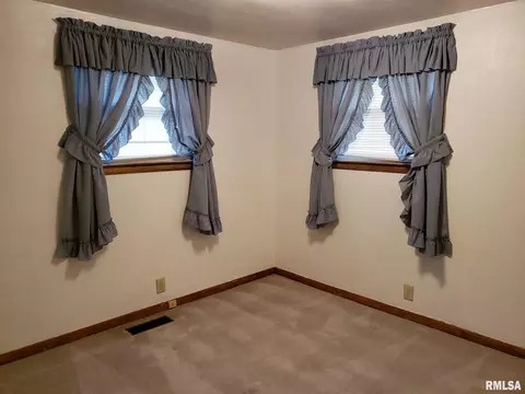 2318 12th St, Silvis, IL 61282 photo 6