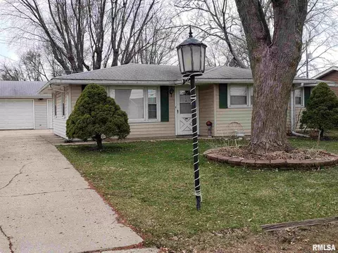 2318 12th St, Silvis, IL 61282 photo 2