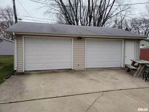 2318 12th St, Silvis, IL 61282 photo 12