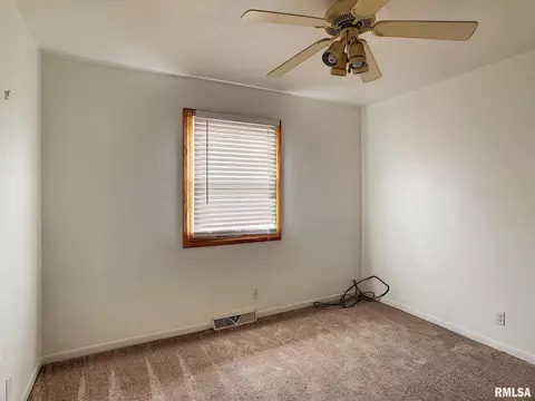 3526 35th St, Moline, IL 61265 photo 12