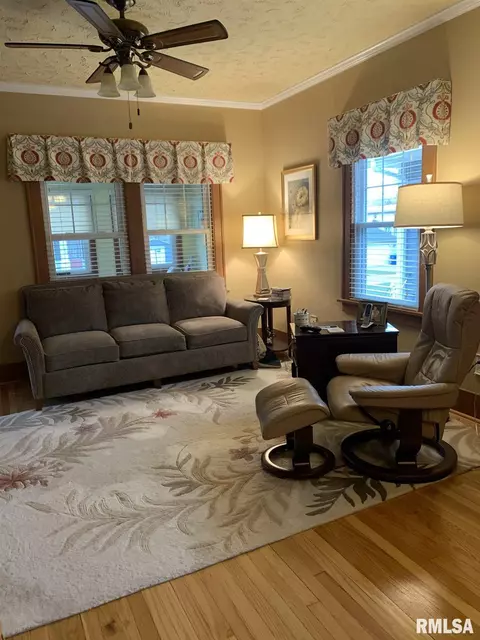 1630 24th St, Moline, IL 61265 photo 2