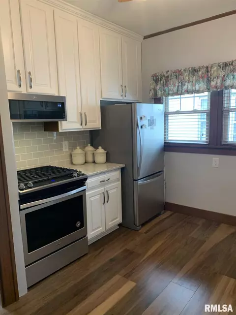 1630 24th St, Moline, IL 61265 photo 9