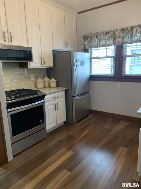 1630 24th St, Moline, IL 61265 photo 7
