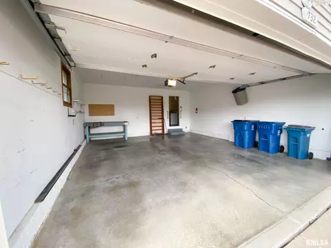 732 E Iowa St, Eldridge, IA 52748 photo 25