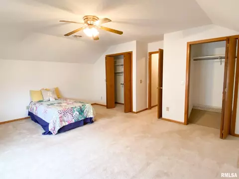 732 E Iowa St, Eldridge, IA 52748 photo 15