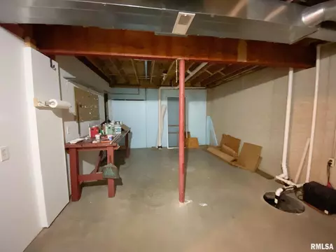 732 E Iowa St, Eldridge, IA 52748 photo 21