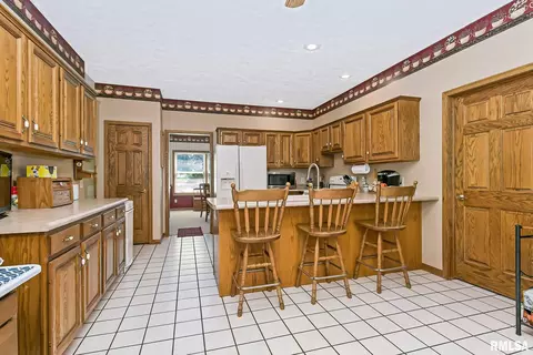 3560 49th St, Moline, IL 61265 photo 12