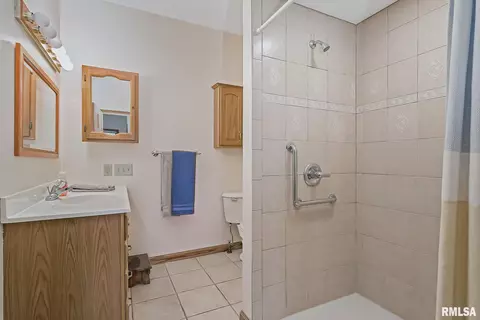 3560 49th St, Moline, IL 61265 photo 19