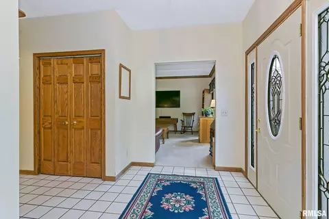 3560 49th St, Moline, IL 61265 photo 4