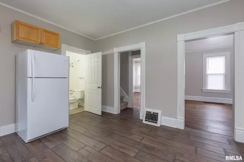 1818 10th St, Moline, IL 61265 photo 5