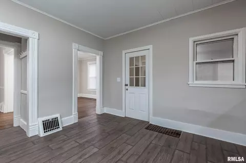 1818 10th St, Moline, IL 61265 photo 9