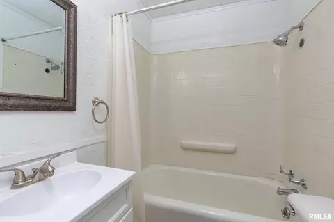 1818 10th St, Moline, IL 61265 photo 20