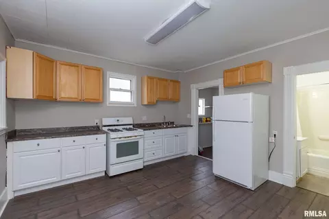 1818 10th St, Moline, IL 61265 photo 3