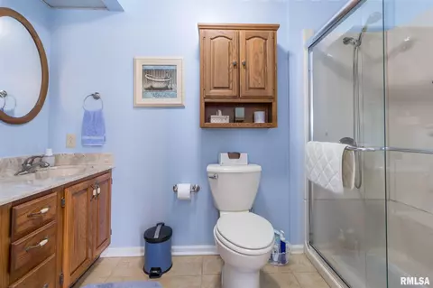 908 E Gregory Ave, Marion, IL 62959 photo 17