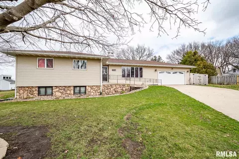 406 Westview Dr, Atkinson, IL 61235 photo 2