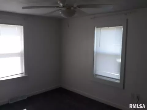 1810 14th St, Silvis, IL 61282 photo 6