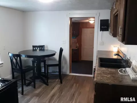 1810 14th St, Silvis, IL 61282 photo 2