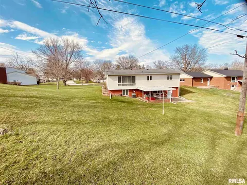 304 Oakview Ter, Aledo, IL 61231 photo 4