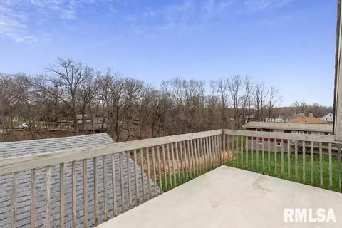 504 10th St, Silvis, IL 61282 photo 11