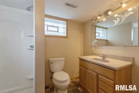 504 10th St, Silvis, IL 61282 photo 16