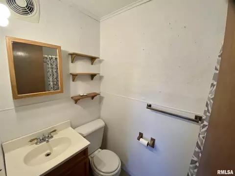 1016 E Main St, Aledo, IL 61231 photo 8