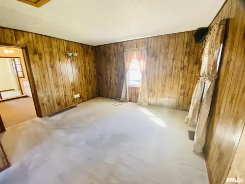 1016 E Main St, Aledo, IL 61231 photo 4