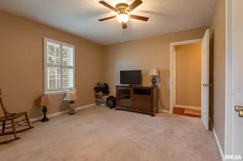1502 W Malden St, Marion, IL 62959 photo 6