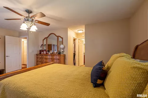 1502 W Malden St, Marion, IL 62959 photo 27