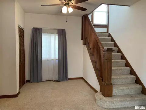 2006 13th St, Moline, IL 61265 photo 6