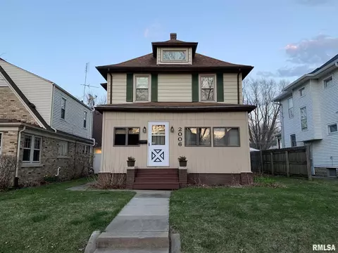 2006 13th St, Moline, IL 61265 photo 1