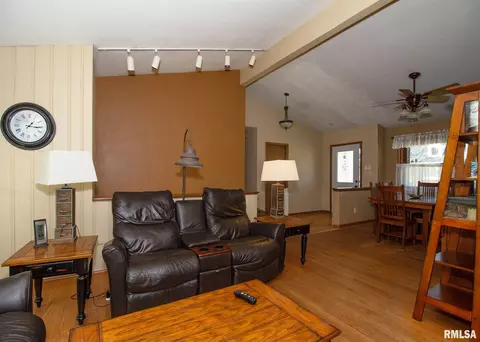 3226 11th Ave, Moline, IL 61265 photo 5
