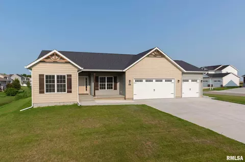 1101 S 5th St, Eldridge, IA 52748 photo 1