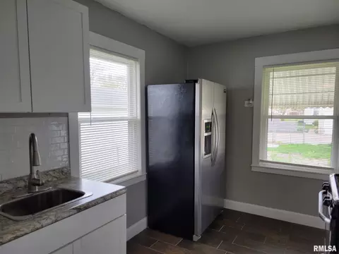 1923 24th St, Moline, IL 61265 photo 6
