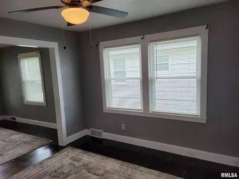 1923 24th St, Moline, IL 61265 photo 9