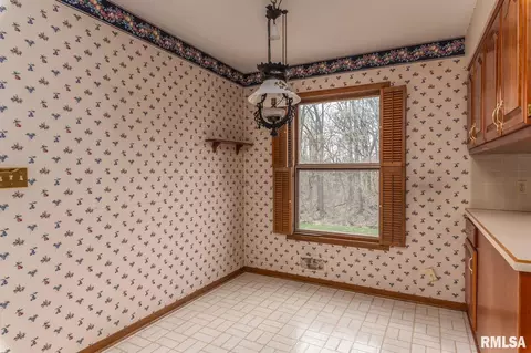 2809 2nd St, Moline, IL 61265 photo 6