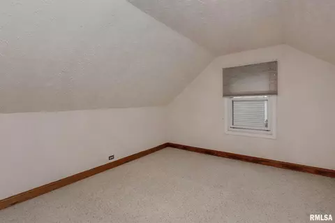 405 45th St, Moline, IL 61265 photo 13